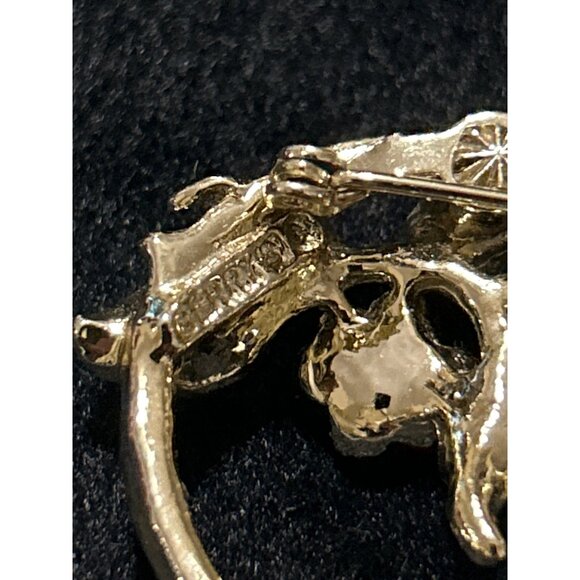 Vintage Gerrys Gold-Tone Circle Pin W/ Red Enamel Roses & Leaves - Picture 4 of 7